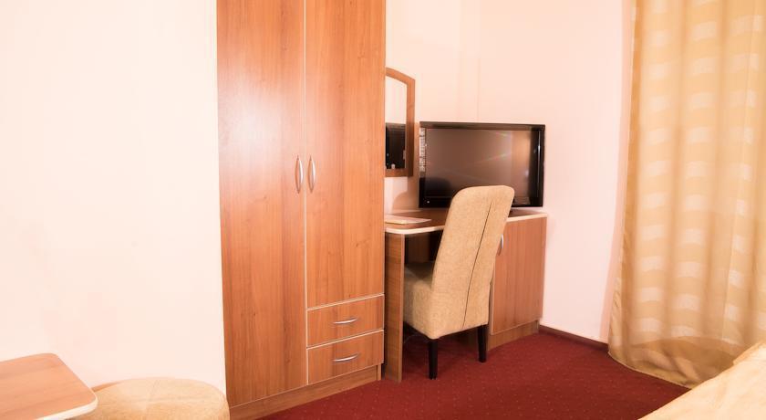 Hotel Xemar Arad Rum bild