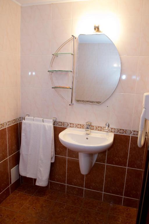 Hotel Xemar Arad Rum bild
